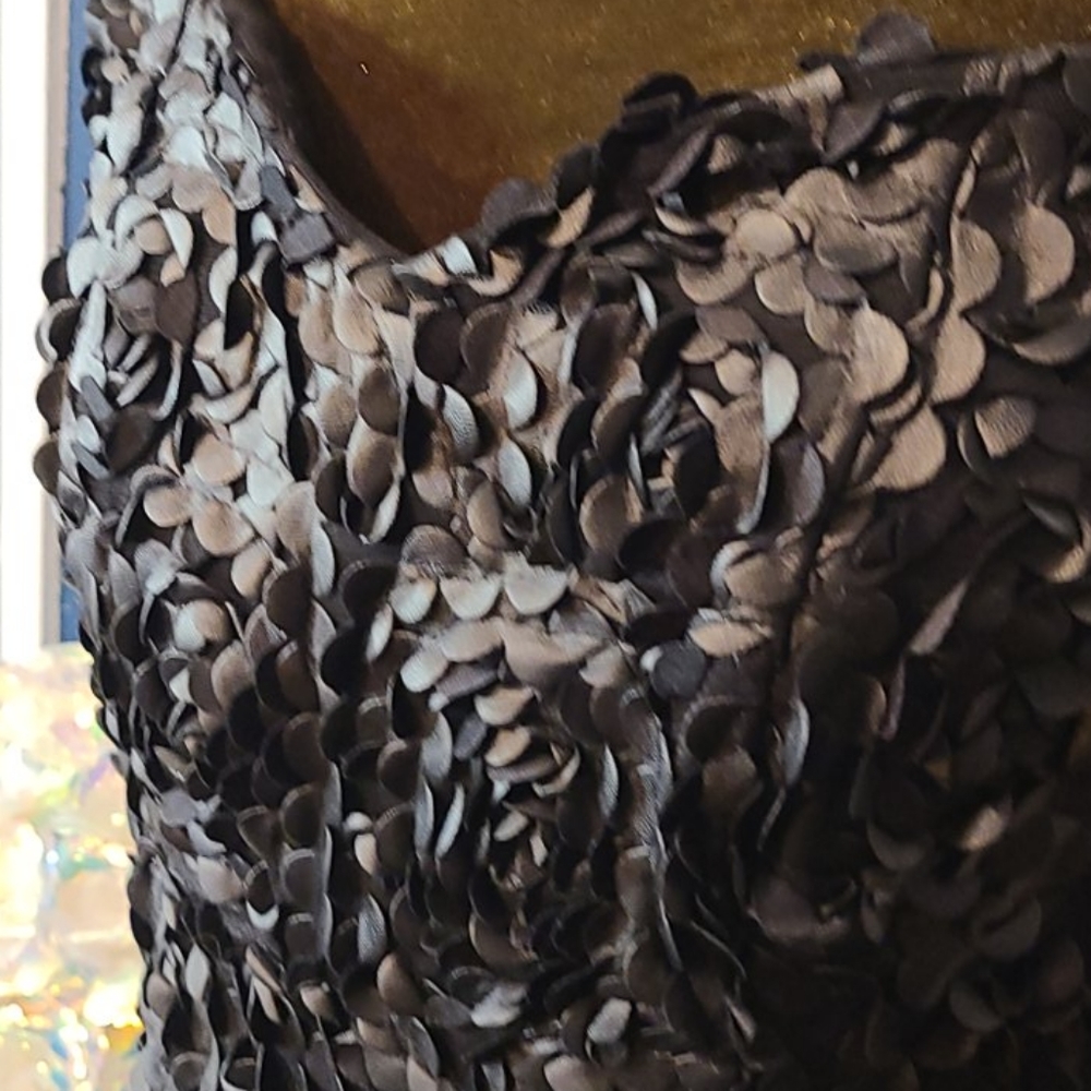 Formal dress - Picture 3 of 6